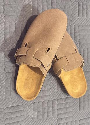 "сабо (клоги) у стилі birkenstock boston із штучної замші/нубуку з коорковим підошвеним бортом і розміром 40/41
