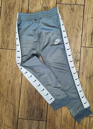 Фирменные спортивные штаны nike на 5-6 лет