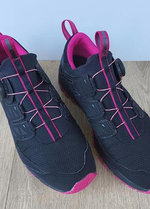 Кросівки жіночі asics gel-fujirado чорні з рожевим, розмір 40