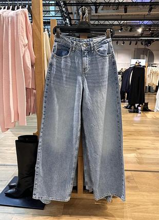Джинси wide bershka