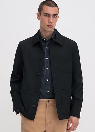 Класична чоловіча куртка-сорочка (chore jacket або overshirt) від шведського бренду filippa k.