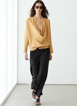 Струящаяся блуза с драпированным вырезом от massimo dutti