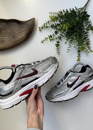 Кросівки nike initiator