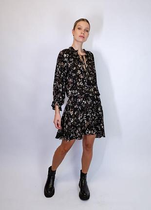 Сукня жіноча zara в квітковий принт xs