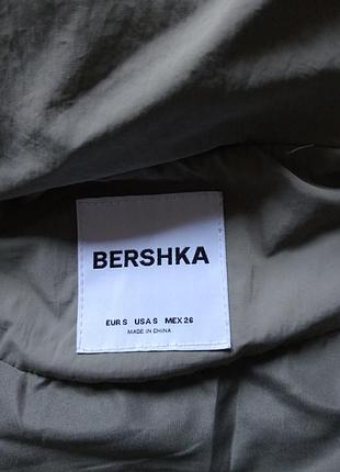 Укорочена куртка bershka 8