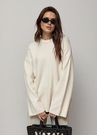 В’язаний джемпер oversize з широкими рукавами