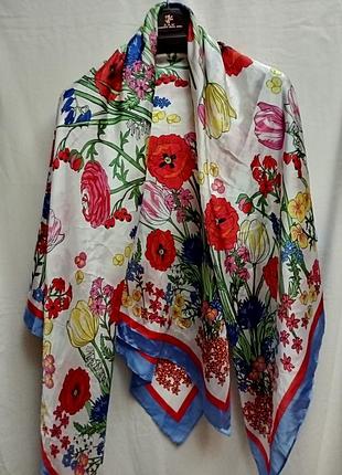 Шовкова хустка в культовому квітковому стилі gucci flora (репліка / б/в)
