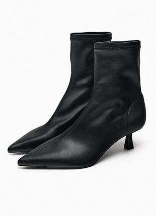 Красивые и удобные ботинки zara