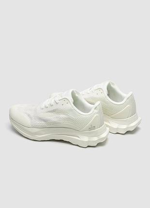 Alo yoga runner white 5