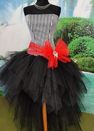 Вечірня сукня жіноча чорно-біла в смужку з червоним бантом