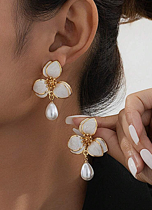 Сережки удлиненые с бусинами