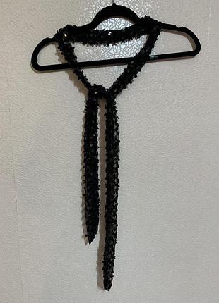Вузький чорний шарф-краватка (skinny scarf / sequin tie) з паєтками.
