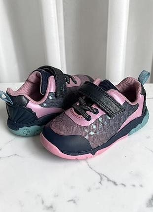 Дитячі кросівки для дівчинки clarks оригінал 23 розмір