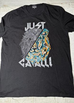 Крутая черная футболка с принтом just cavalli