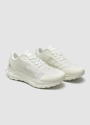Alo yoga runner white 3