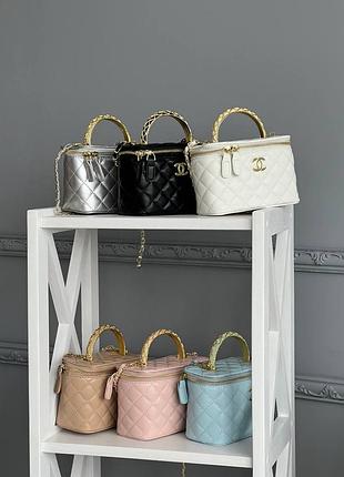 Сумка жіноча chanel classic lambskin стьобана з золотою фурнітурою