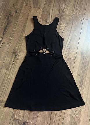 Коротка жіноча сукня h&m чорна з вирізами на шнурівці, розмір xs-s