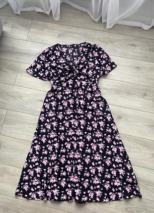 Сукня у квітковий принт 🌸