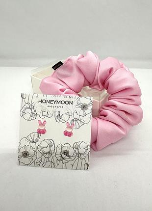 🎁 мини подарочный сет: резинка-скранч из искусственного шелка и серьги honeymoon_es
