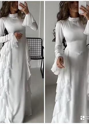 Шикарное белое платье с рюшами