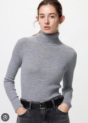 Сірий меланжевий гольф у рубчик від бренду uniqlo. 💯 вовна