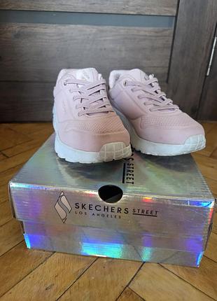 Кросівки жіночі skechers рожеві, розмір 32