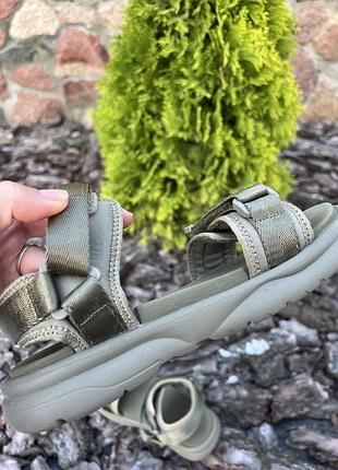 Спортивні сандалі gu ( uniqlo )  з тканини скуба модель  xtep open-toe olive