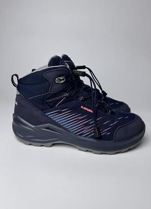 Осінні черевики для дівчинки lowa gore-tex