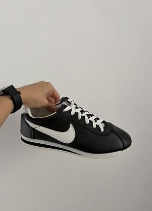 Шкіряні чорні кросівки nike cortez 41 розмір устілка 26 см