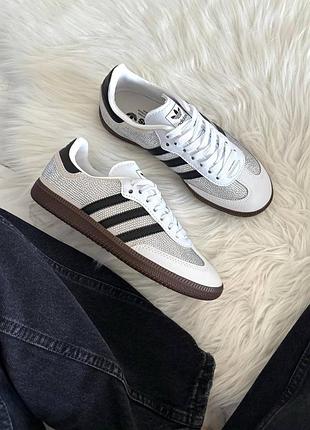 Стильні жіночі кросівки adidas samba light grey swarovski