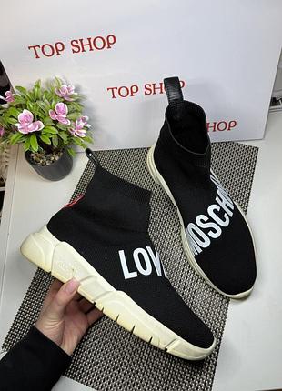 Оригінальні кросівки love moschino