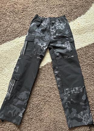 Чоловічі штани карго adidas