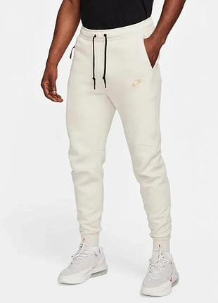 Штани чоловічі nike tech fleece jogger white fz4710-104