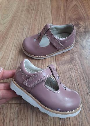 Кожаные лаковые ортопедические туфли туфельки на липучке clarks