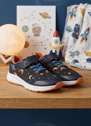 Кросівки дитячі clarks з космічним принтом