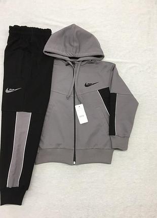 Костюм спортивний