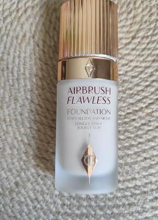 Стойкая тональная основа charlotte tilbury airbrush flawless foundation