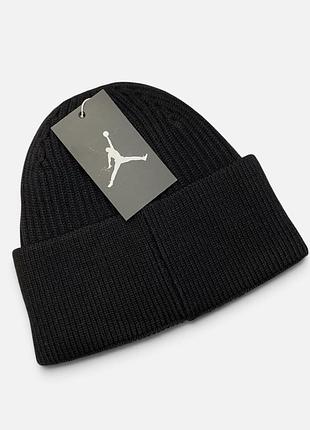Шапка jordan чорна 4