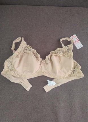 Бюстгальтер с мягкой чашкой с luerrose.  100с.