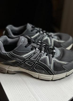 Кросівки жіночі asics gel-kahana 8 gore-tex waterproof сірі-чорні-бежеві, розмір 41