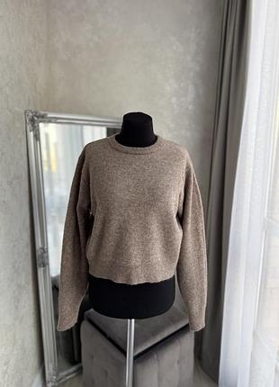 Бежевий светр zara