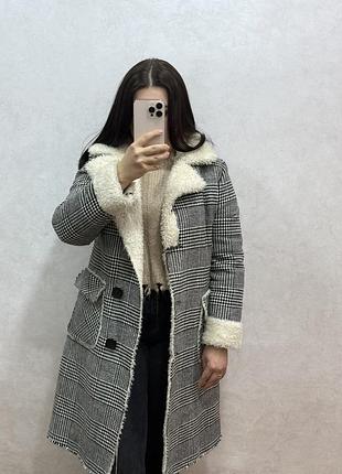 Стильне тепле пальто на хутрі 2