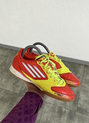 Футзалки чоловічі adidas predator червоно-жовті, розмір 38