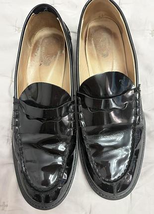Лофери жіночі tod's чорні лакована шкіра