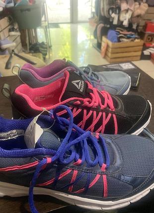 Кросівки жіночі reebok чорні, рожеві, сині