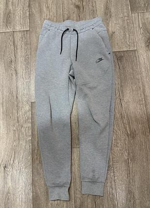Чоловічі спортивні штани nike tech fleece сірі розмір m