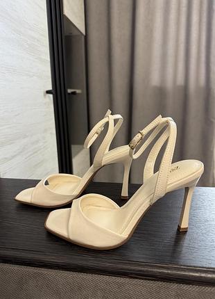 Босоніжки zara 2