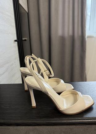 Босоніжки zara 4