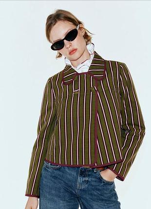 Жіноча двобортна коротка куртка жакет принтована zara