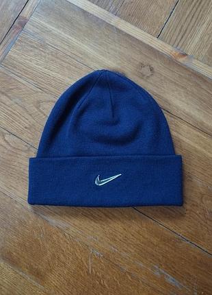 Шапка с отворотом nike